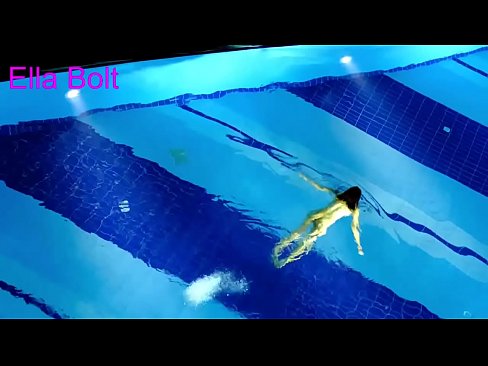 ❤️ Non podo deixar de mirar, unha moza loira que é sorprendida nadando espida na piscina do resort ELLA BOLT ❤️❌ Vídeo de puta  en % gl.onlyindianpornx.ru % ☑